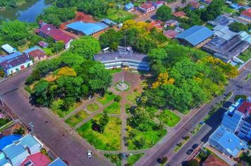 Foto - Nossa cidade, observada de cima, revela-se esplêndida.
