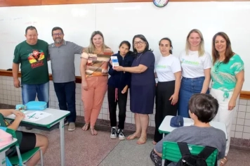 PREFEITURA DE JAGUARI REALIZA SORTEIO DE CELULAR PARA ESTUDANTES PARTICIPANTES DO SAEB E SAERS