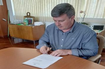 O município de Jaguari assinou Convênio com a Secretaria de Obras do RS referente a construção da rede de abastecimento de água do poço da Comunidade da Linha 6.