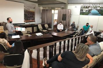 Prefeito Beto Turchiello preside a primeira reunião do Consórcio Intermunicipal Caminho das Origens