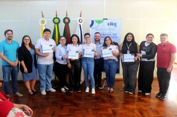 JOVENS DO PROGRAMA PARTIU FUTURO RECEBEM CERTIFICADOS EM CERIMÔNIA NO GABINETE DO PREFEITO