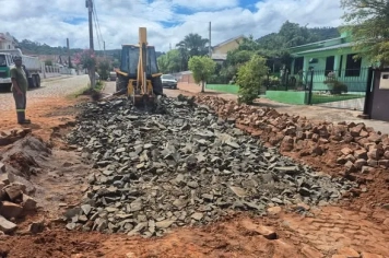  RECUPERAÇÃO DE CALÇAMENTOS EM ANDAMENTO 