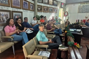 PREFEITURA DE JAGUARI REALIZA AUDIÊNCIA PÚBLICA DA LOA 2025/2028