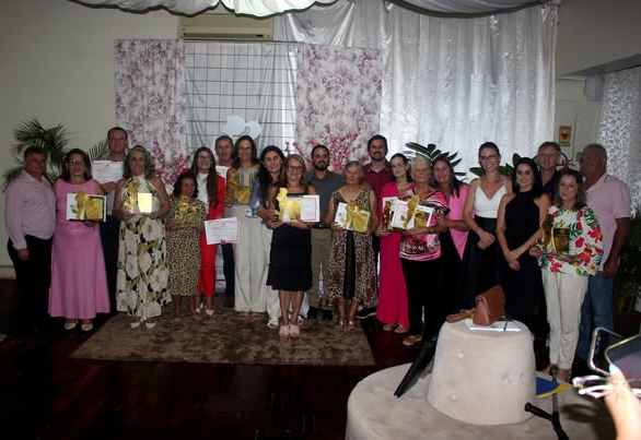 SESSÃO ESPECIAL DE ENTREGA DA COMENDA ALDA FIORIN MARTINI - HOMENAGEM ÀS MULHERES JAGUARIENESES