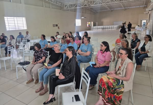 VICE-PREFEITA ELENICE CATTELAN E SECRETARIA DE EDUCAÇÃO PARTICIPAM DE EVENTO EM JAGUARI