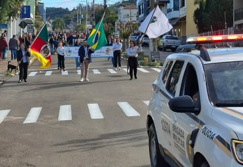 SEMANA DA PÁTRIA 2025 É MARCADA POR CIVISMO E UNIÃO EM JAGUARI