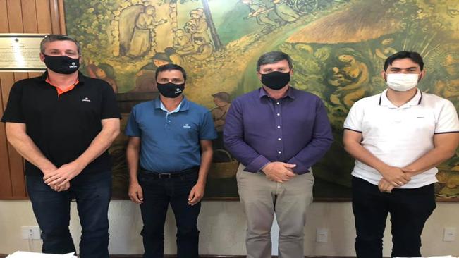 LÍDERES DO EXECUTIVO DÃO AS BOAS-VINDAS A CRESOL