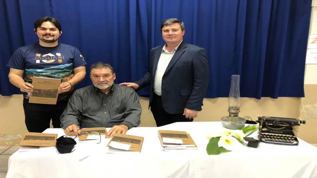CHEFES DO EXECUTIVO PRESTIGIAM LANÇAMENTO DE LIVRO – ÁLBUM COMEMORATIVO AO CENTENÁRIO DE JAGUARI