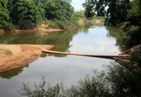 PASSARELA DE ACESSO À ILHA DO BALNEÁRIO FERNANDO SCHILLING É RECOLOCADA